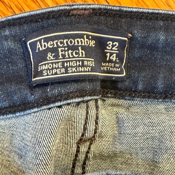 Abercrombie Fitch Jeans - Picture 2 of 5